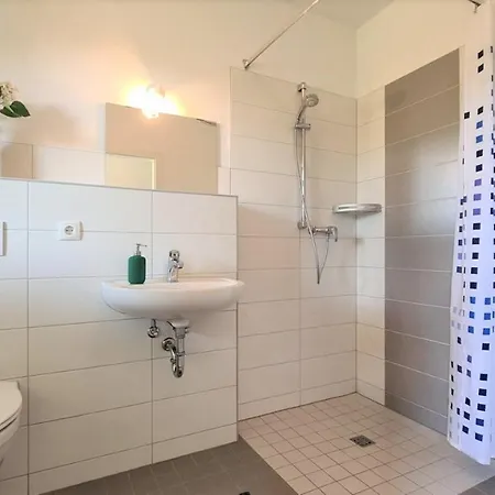 11 Haselnuss - Hof Wiesengrund