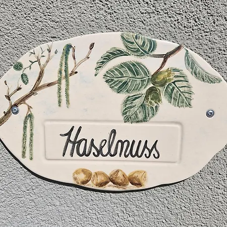 11 Haselnuss - Hof Wiesengrund
