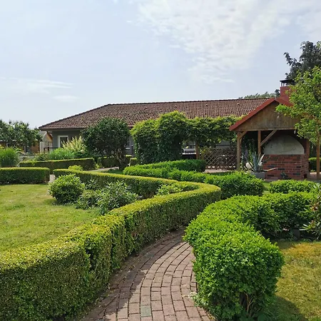 11 Haselnuss - Hof Wiesengrund *