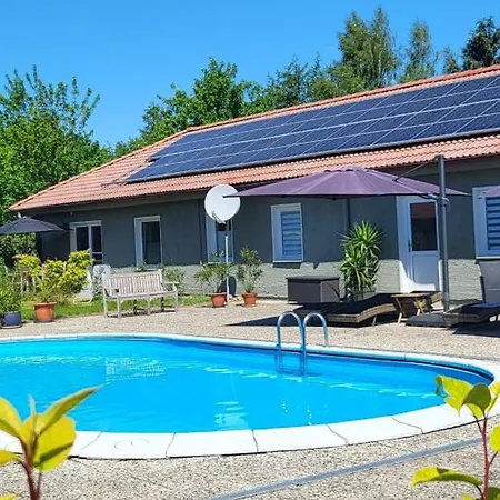 11 Haselnuss - Hof Wiesengrund * Parchtitz