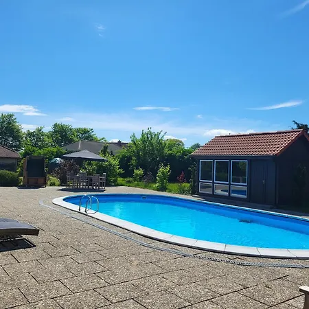 11 Haselnuss - Hof Wiesengrund *