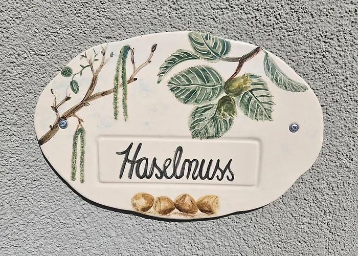 11 Haselnuss - Hof Wiesengrund